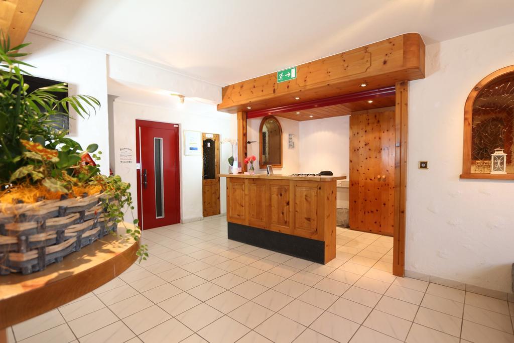 Hotel Alpina Grachen Room photo